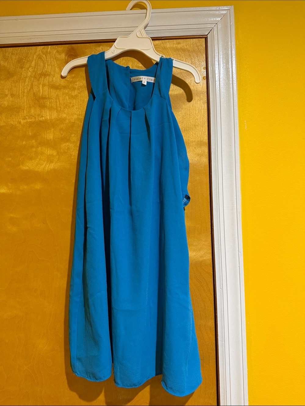 Violet & Claire Turquoise Blue Sleeveless Pleated top